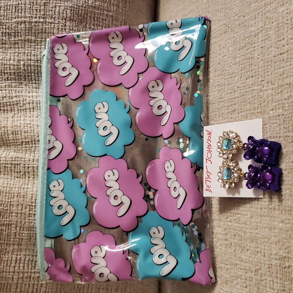 2 pc Bundle  Betsey Johnson Earrings & small makeup bag* - Picture 3 of 13